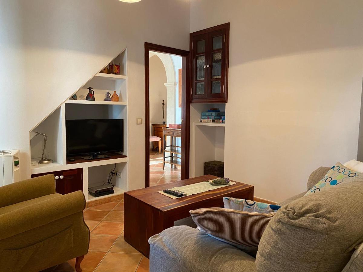 Casa Nuria, En El Centro, Al Lado De La Escalinata Del Calvario Para 6 Personas Pollença Exterior foto