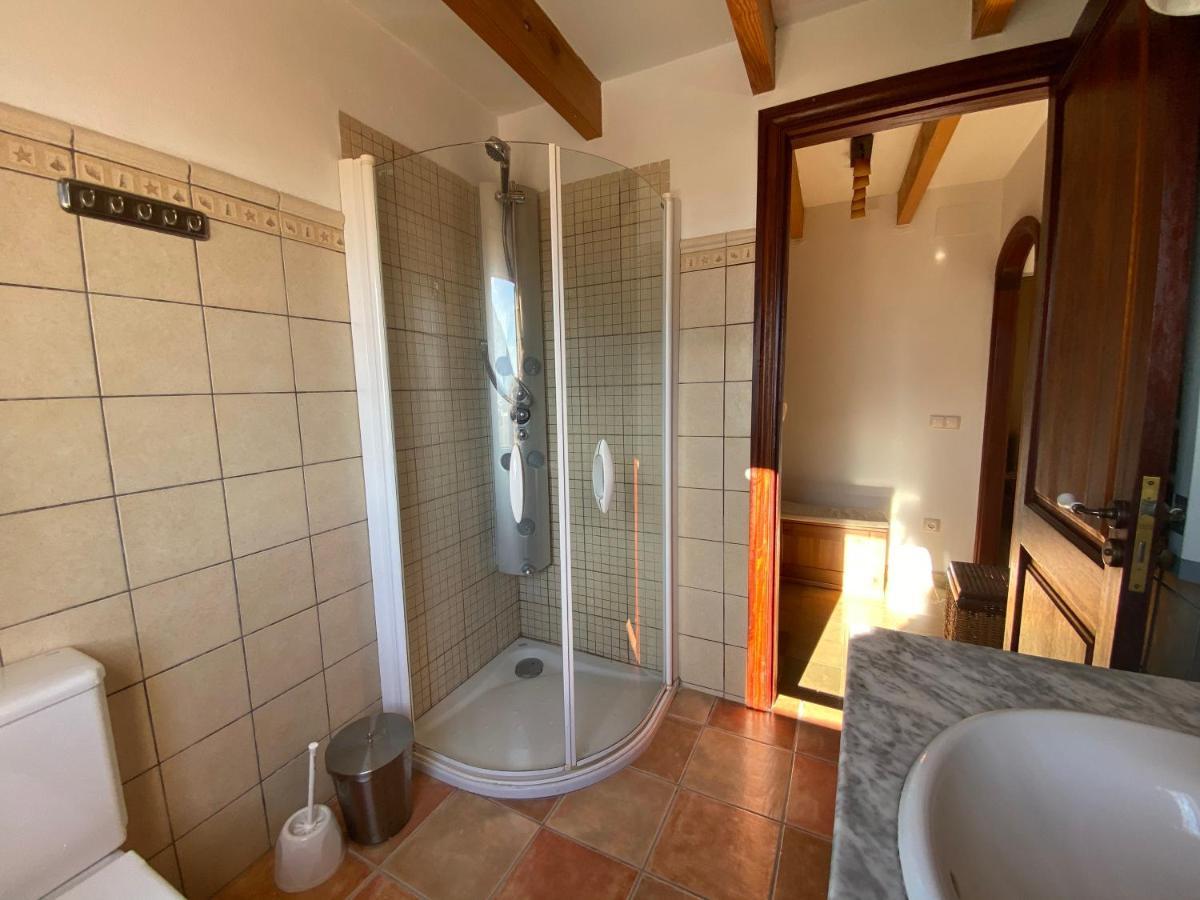 Casa Nuria, En El Centro, Al Lado De La Escalinata Del Calvario Para 6 Personas Pollença Exterior foto